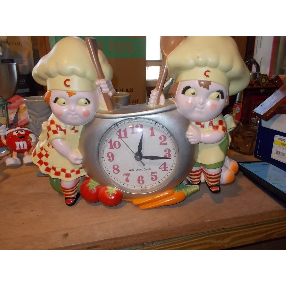Vintage New Haven Quartz Kitchen Wall Clock Chefs Cooking Pot Tomatoes Carrots